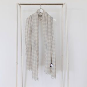 Vineyard Vines Gray and Ivory Checkered Scarf